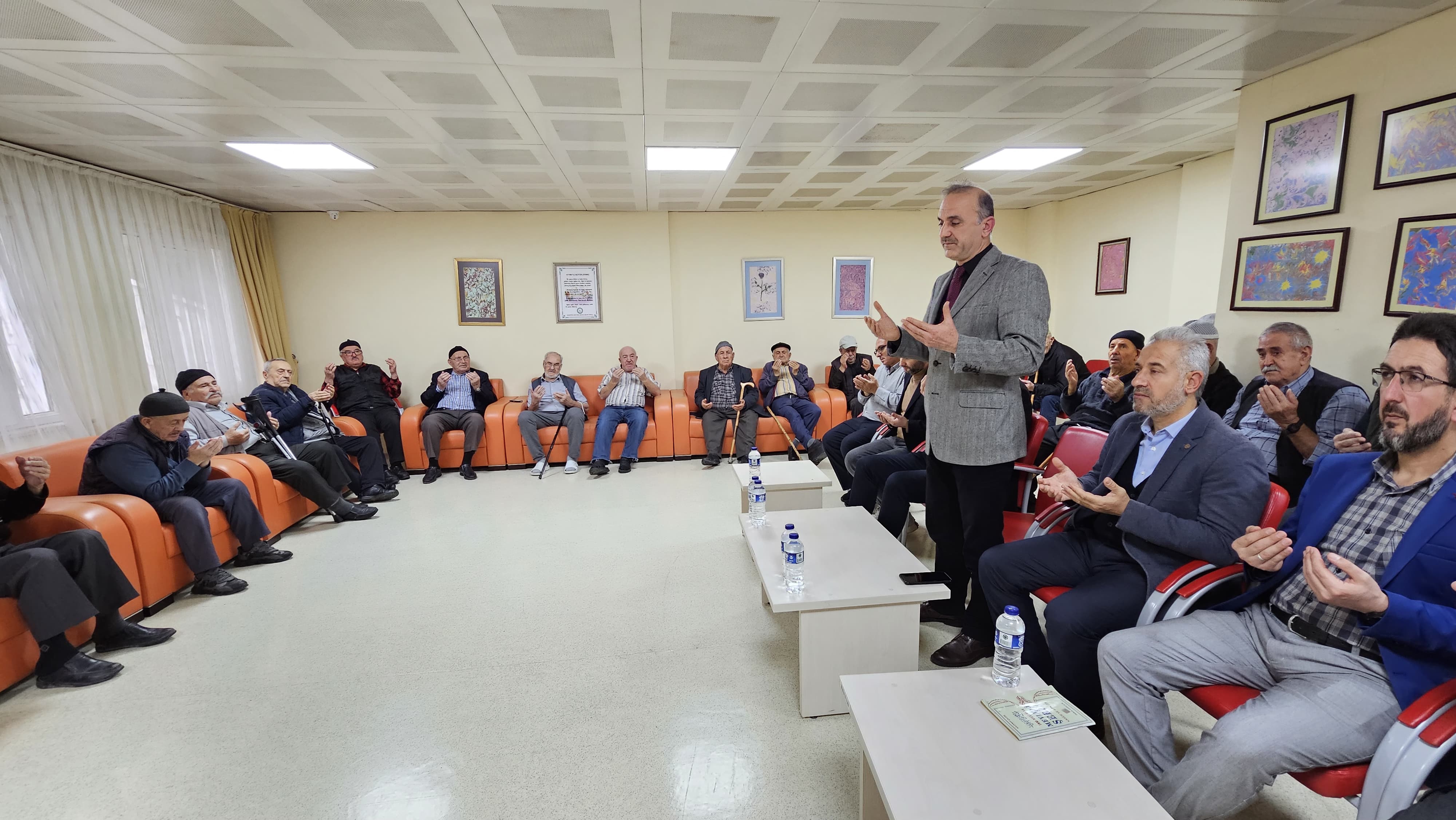 Huzurevlerimizde Üç Aylar ve Regaip Kandili Programı Düzenlendi