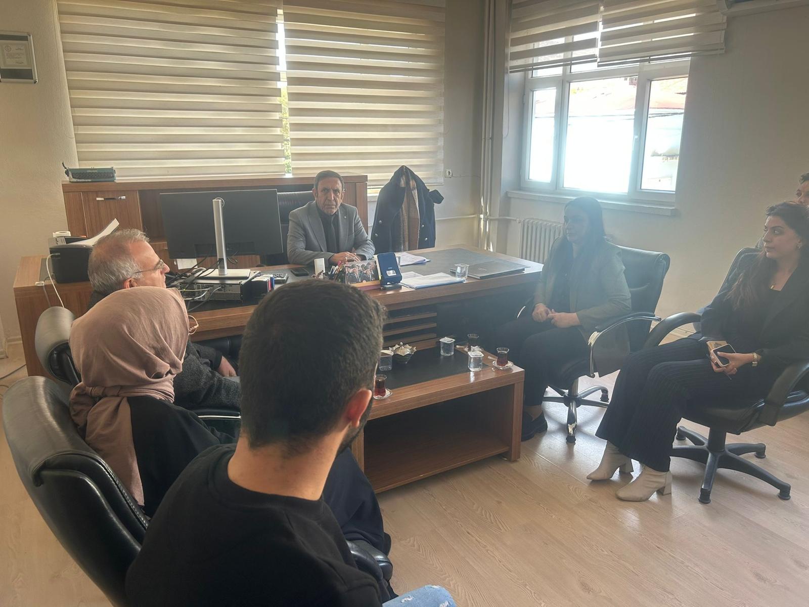 İl Müdürümüz Aydın POLAT, İl Müdür Yardımcılarımız Faysal YAŞA ve Ayşe Nur BAYSAL ile beraber Müdürlüğümüze bağlı Lice Sosyal Hizmet Merkezi’ni ziyaret ederek personellerle bir araya geldi ve yürütülen çalışmalar hakkında bilgi aldı.