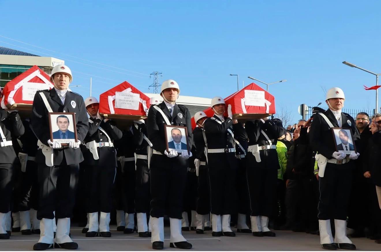 Kahraman Şehitlerimizi Dualarla Ebediyete Uğurladık