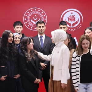 Bakanımız Göktaş devlet korumasındaki gençlerin kamu kurumlarına yerleştirilmesi töreninde konuştu - fotoğraf 3