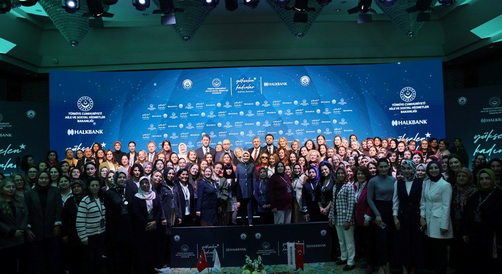 Bakanımız  Mahinur ÖZDEMİR GÖKTAŞ’ın katılımıyla "Yükselen Kadınlar: Kendi İşim, Benim İzim" eğitim programını gerçekleştirdik.