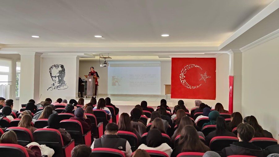 Abana İlçemiz Üniversite Öğrencilerine Aile Eğitim Programı kapsamında Evlilik Öncesi Eğitim