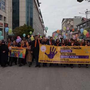 Van’da 25 Kasım Kadına Yönelik Şiddetle Mücadele ve Dayanışma Günü - fotoğraf 6
