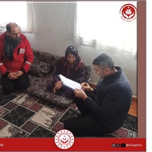 İl Müdürlüğümüze bağlı Sosyal Hizmet Merkezi Müdürlüğü  personeli tarafından evinde yalnız yaşayan ve tek ebeveynli ailelerimizi ziyaret edip, acil ihtiyaçlarını tespit ediyoruz. - fotoğraf 7