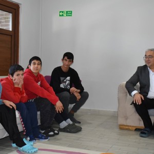 Engelsiz Bir Yıl, Güçlü Yarınlar: İl Müdürümüz Sayın Faruk Uysal Yenice’de Yeni Yıl Heyecanına Ortak Oldu - fotoğraf 1
