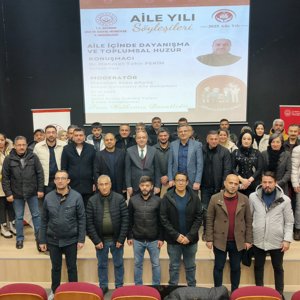 “Aile İçinde Dayanışma ve Toplumsal Huzur” konulu söyleşi - fotoğraf 4