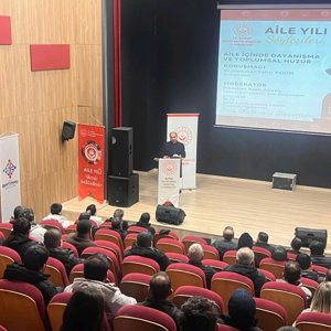 “Aile İçinde Dayanışma ve Toplumsal Huzur” konulu söyleşi - fotoğraf 3