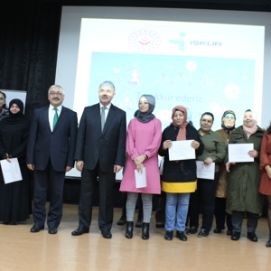 “Finansal Okuryazarlık Ve Kadınların Ekonomik Güçlenmesi" Semineri Düzenlenmiştir. - fotoğraf 9