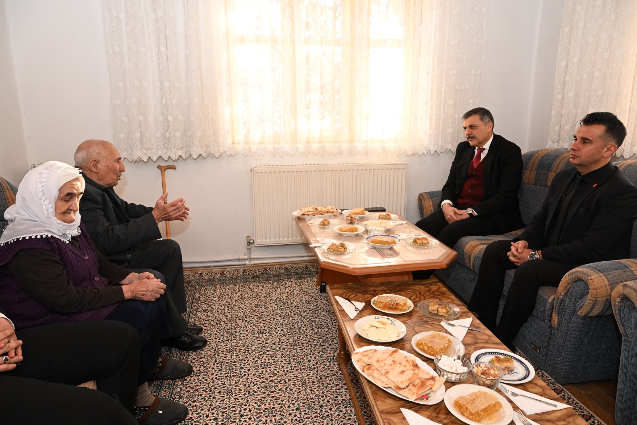 95 Yaşındaki Zeki Toksoy Amcamızı Ziyaret Ettik.