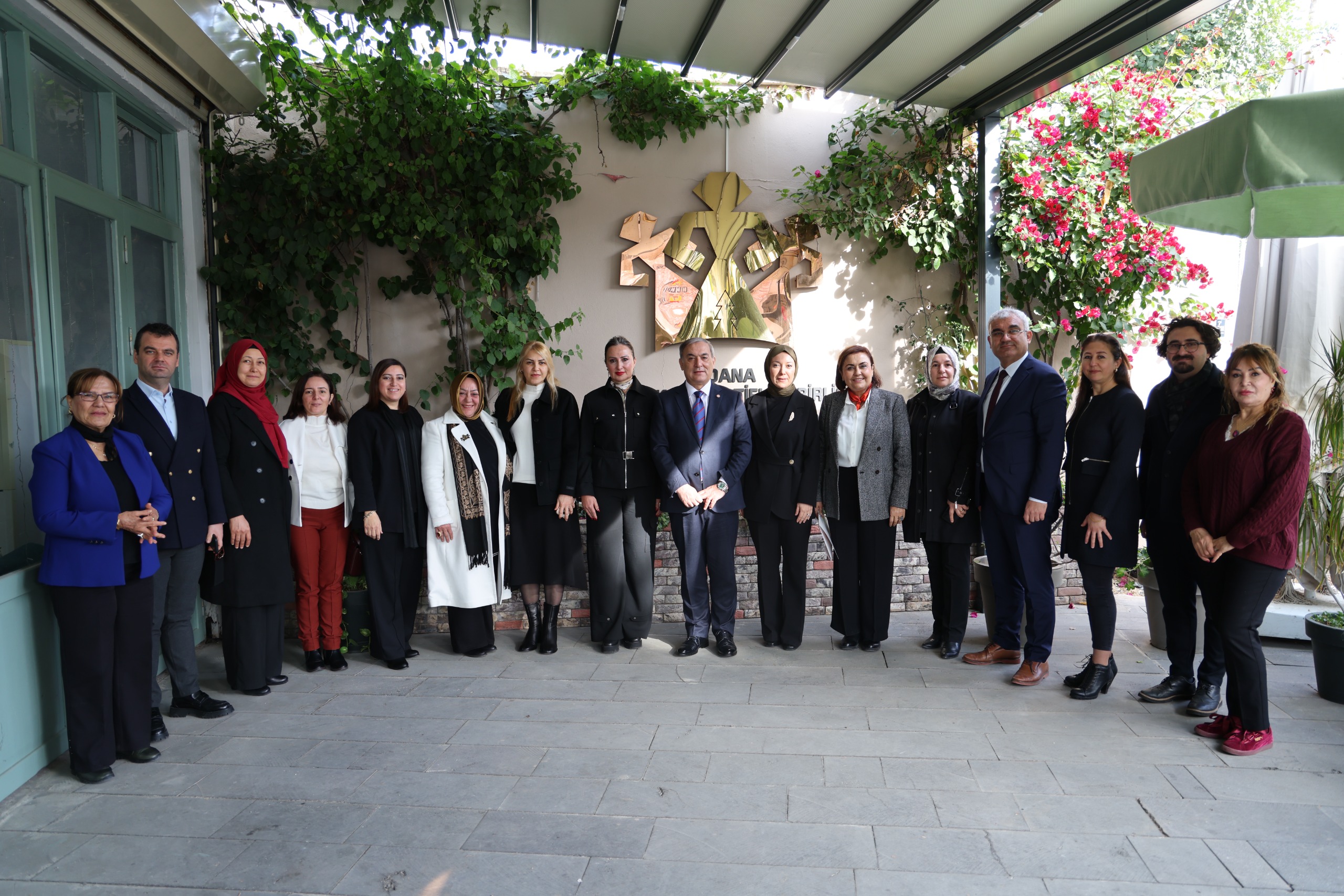 BİRLİKTE ÜRETEN, BİRLİKTE GÜÇLENEN KADINLAR