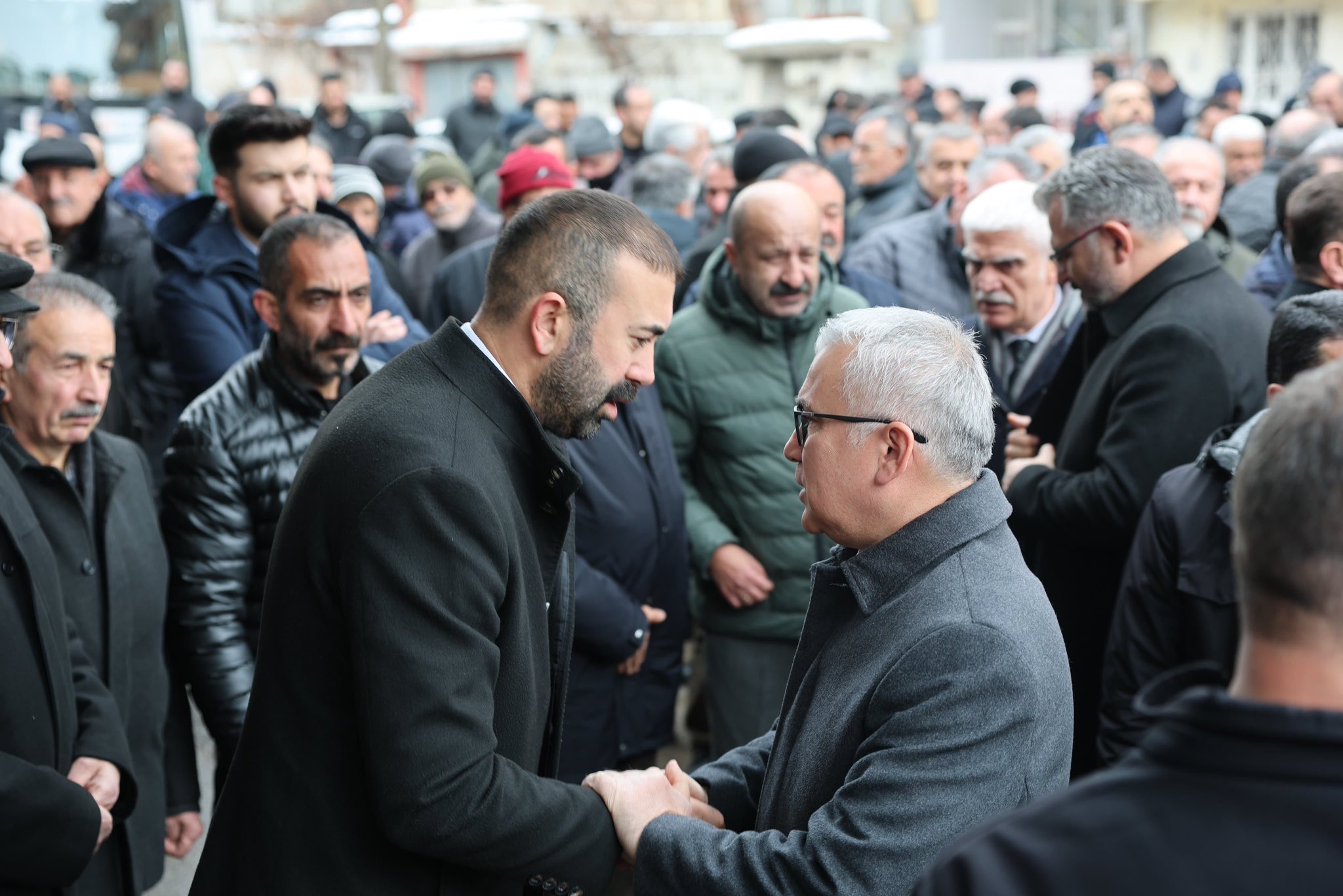 Valimiz ve İl Protokolünden Karataş Ailesine Taziye