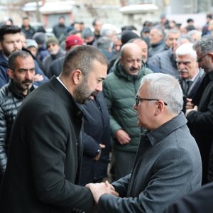 Valimiz ve İl Protokolünden Karataş Ailesine Taziye - fotoğraf 2
