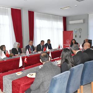 "Güçlendirici Bakım Modeli" İçin Paydaş Kurumlar Bir Arada: Bursa İl Eylem Planı Toplantısı Gerçekleştirildi - fotoğraf 1