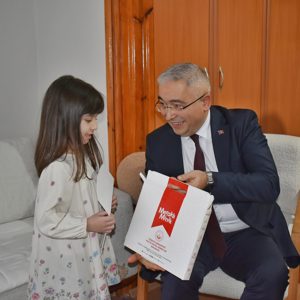 İl Müdürümüz Faruk Uysal, kahraman gazilerimizi ziyaret ederek, Kıymetli evlatlarının ilk karne günü heyecanına ortak oldu - fotoğraf 5