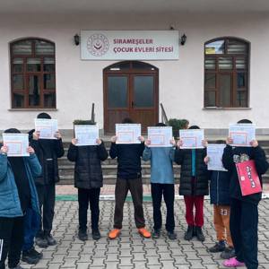 Sırameşeler Çocuk Evleri Sitesinde Karne Sevinci - fotoğraf 3