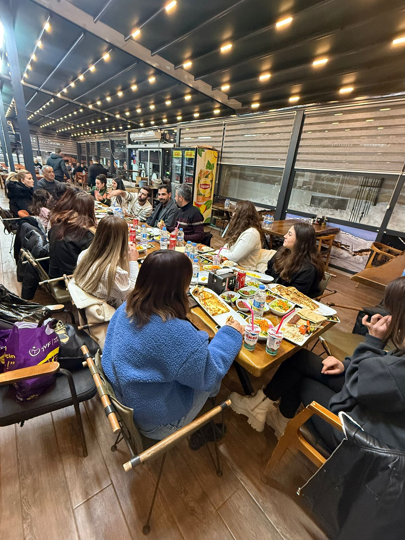 İl Müdürümüz Sayın Hüseyin Okan’ın katılımıyla, koruma altındaki çocuklarımızın karne heyecanını güzel bir akşam yemeğiyle taçlandırdık