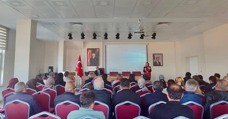 Evlenecek Gençlerin Desteklenmesi Projesi ve Aile Danışmanlığı Konulu Eğitim Verilmiştir.