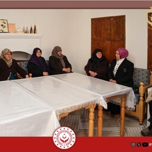 Valimiz Sayın Ömer KALAYLI ve kıymetli eşi Nilgün KALAYLI Hanımefendi , İl Müdürümüz M. Ferdi BOZKURT, İl Müdür Yardımcısı Ali ÇELİK ile birlikte Müdürlüğümüze bağlı hizmet vermekte olan Huzur Konağı'nı kıymetli büyüklerimizi ziyaret etmiştir. - fotoğraf 2