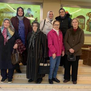Hasan Öztimur Huzurevimizde kalan kıymetli büyüklerimiz "Süt Kardeşler" isimli oyunu izleyerek keyifli bir akşam geçirdiler - fotoğraf 3