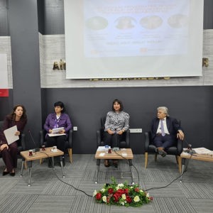 “Aile Yılında Hayatın Her Köşesi; Din, Hukuk ve Sosyal Hizmet Penceresinde Aile Paneli”ni Gerçekleştirdik - fotoğraf 1