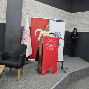 Valimiz Sayın İsmail USTAOĞLU’nun Konuşmalarıyla “Aile Yılında Hayatın Her Köşesi; Din, Hukuk ve Sosyal Hizmet Penceresinde Aile Paneli”nin Açılışı Gerçekleştirildi - fotoğraf 1