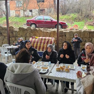 İl Müdürümüz Sayın Emine BÖÇKÜN, Aziz Şehidimiz Polis Memuru Emirhan ARAMIŞ'ın Mevlid Programına Katılım Sağladı - fotoğraf 2