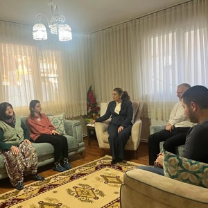 İl Müdürümüz Sayın Emine BÖÇKÜN, Balıkesir Görme Engelliler Gençlik ve Spor Derneği Başkanı Sayın Akif ERGÜN'ün Ailesine Hane Ziyareti Gerçekleştirdi - fotoğraf 3