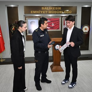 Balıkesir Çocuk Hakları Komitemiz Tarafından, İl Emniyet Müdürü Sayın Şükrü YAMAN'a Ziyaret Gerçekleştirildi - fotoğraf 3