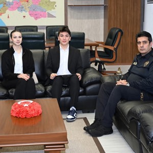 Balıkesir Çocuk Hakları Komitemiz Tarafından, İl Emniyet Müdürü Sayın Şükrü YAMAN'a Ziyaret Gerçekleştirildi - fotoğraf 2