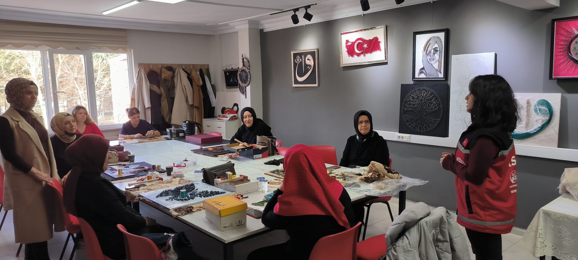 Mustafakemalpaşa Sosyal Hizmet Merkezi Müdürlüğümüzce, "Aile İçi İletişim" eğitimi verildi