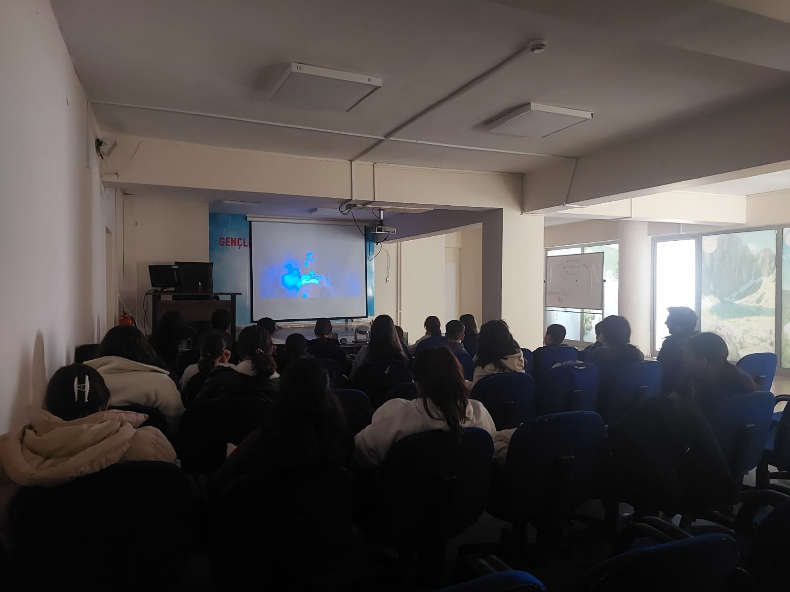 Müdürlüğümüzce koruma ve bakım altında bulunan çocuklarımız, Gençlik ve Spor İl Müdürlüğü Kış Kulübü etkinlikleri kapsamında düzenlenen animasyon filmi gösterimine katılım sağladı