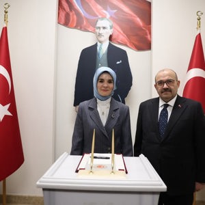 Bakanımız Sayın Mahinur ÖZDEMİR GÖKTAŞ, Valimiz Sayın İsmail USTAOĞLU’nu Valilik Makamında Ziyaret Etti - fotoğraf 3