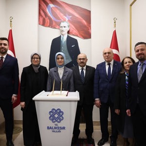 Bakanımız Sayın Mahinur ÖZDEMİR GÖKTAŞ, Valimiz Sayın İsmail USTAOĞLU’nu Valilik Makamında Ziyaret Etti - fotoğraf 2