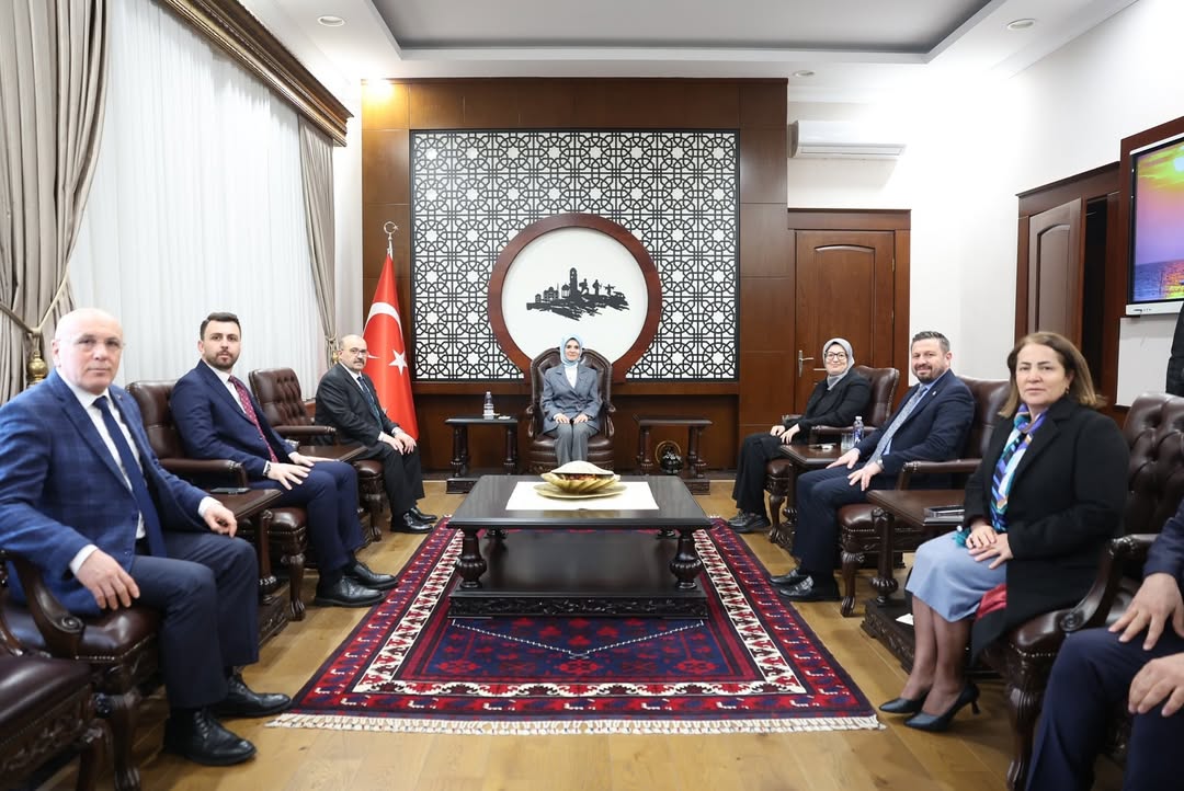 Bakanımız Sayın Mahinur ÖZDEMİR GÖKTAŞ, Valimiz Sayın İsmail USTAOĞLU’nu Valilik Makamında Ziyaret Etti