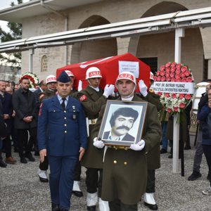 Kıbrıs Barış Harekâtı Gazisi İsmail Yıldız, dualarla ebediyete uğurlandı - fotoğraf 6