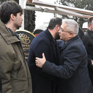 Kıbrıs Barış Harekâtı Gazisi İsmail Yıldız, dualarla ebediyete uğurlandı - fotoğraf 4