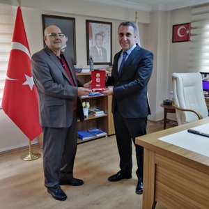 Kıbrıs Gazilerimizin Milli Mücadele Madalyalarını İl Müdürümüz Veysel TOPKAYA makamında tevcih etti - fotoğraf 2