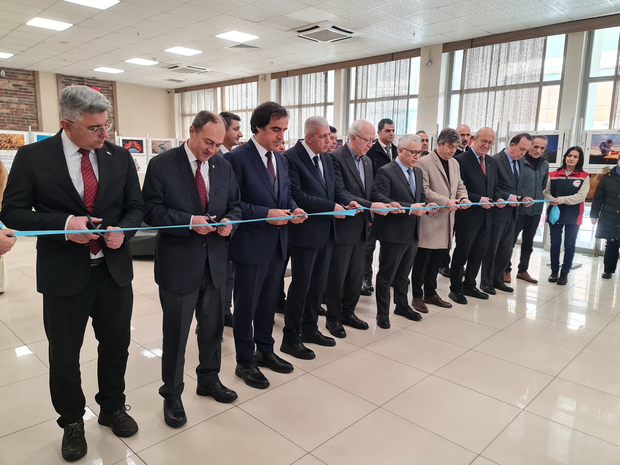 Tarım ve Orman Bakanlığı tarafından bu yıl ‘Bereketin Yüzyılı’ temasıyla düzenlenen 15. Uluslararası Tarım Orman ve İnsan Fotoğraf Sergisi açıldı.