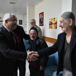 Berat Kandili vesilesiyle İl Müdürümüz Faruk Uysal, Yenişehir Huzurevinde kalan kıymetli büyüklerimizle bir araya geldi - fotoğraf 4