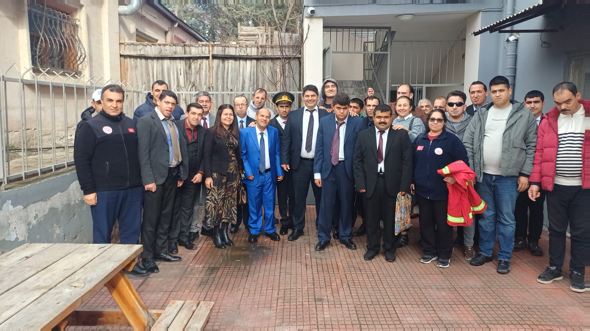 KARAİSALI ENGELSİZ YAŞAM BAKIM REHABİLİTASYON VE AİLE DANIŞMA MERKEZİ MÜDÜRLÜĞÜNDE HİZMET ALAN BİREYLERİMİZE DOĞUM GÜNÜ ETKİNLİĞİ