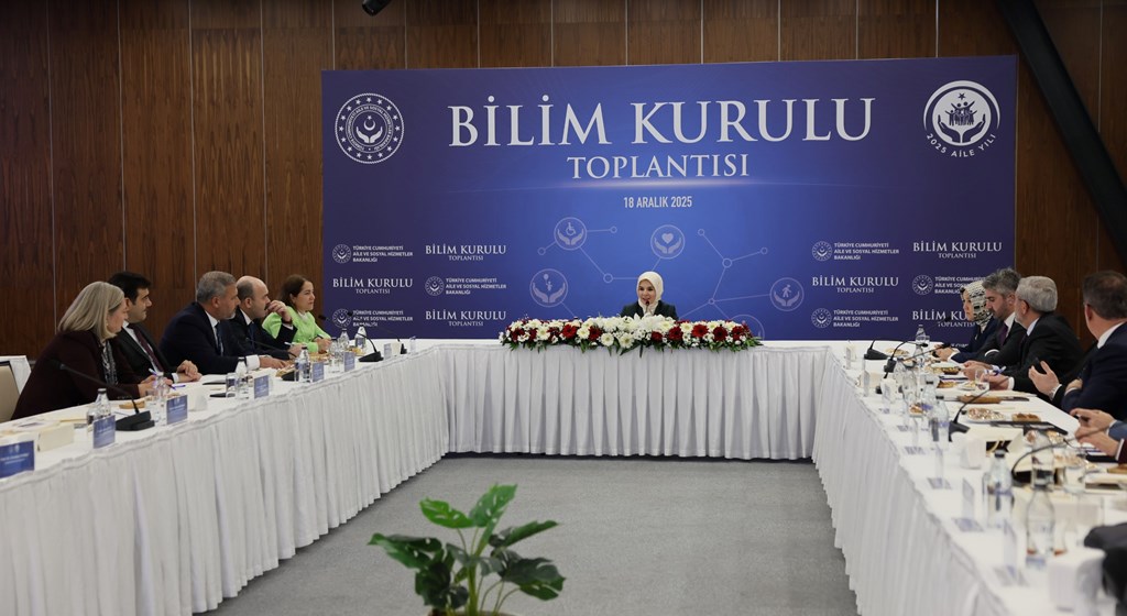 Bakanımız Göktaş, "Aile ve Sosyal Hizmetler Bakanlığı Bilim Kurulu Toplantısı"nda konuştu