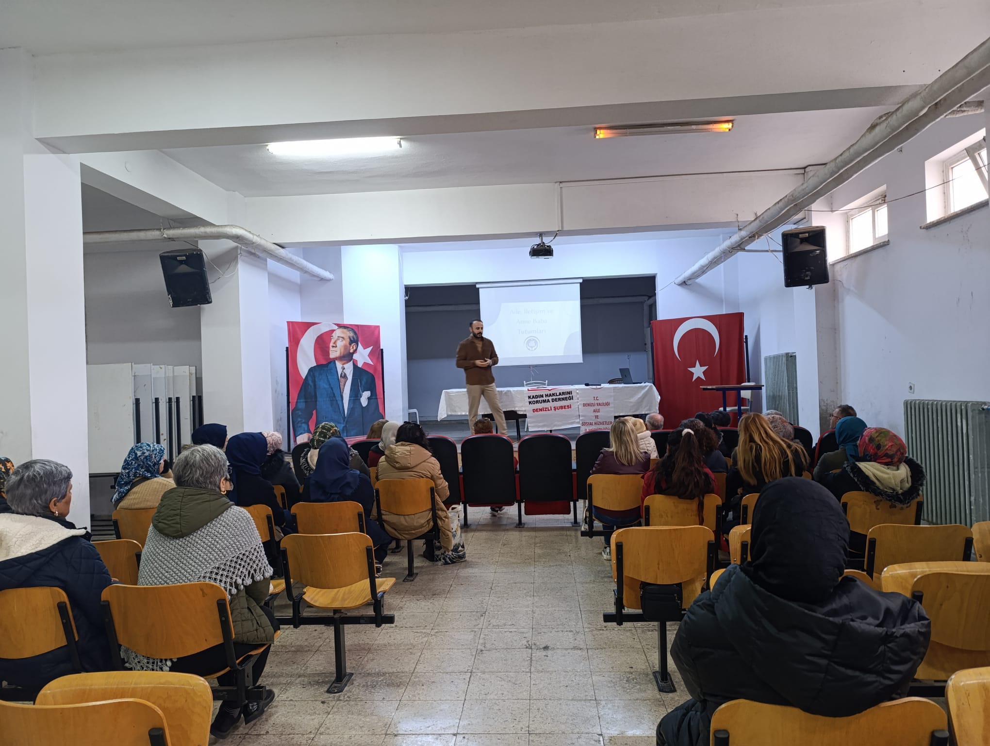 Aile Eğitim Programı Kapsamında Velilere Yönelik “İletişim ve Aile” Eğitimi Düzenlendi