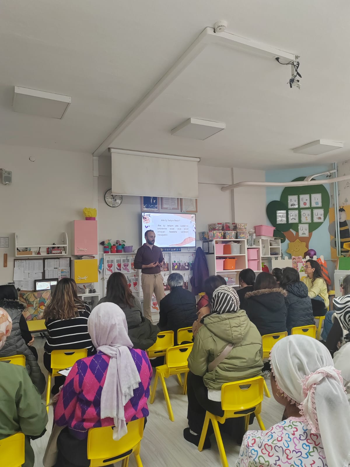 Aile Eğitim Programı Kapsamında “Aile İçi İletişim ve Anne Baba Tutumları” Eğitimi Verildi