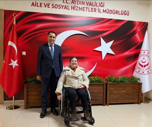 Geçmişte Muğla Aile ve Sosyal Hizmetler İl Müdürü İken Birlikte Mesai Yapma Onurunu Paylaştığımız Kıymetli Mesai Arkadaşımız Gülderen Alabaz, İl Müdürümüz Sayın İlkay Türkoğlu’nu Makamında Ziyareti