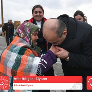 Valimiz Sayın İsmail Ustaoğlu ve İl Protokolümüzün Saygıdeğer Üyeleri, Sındırgı’daki Konteyner Kenti Ziyaret Etti - fotoğraf 1