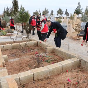 Depremde Hayatını Kaybeden Hemşerilerimizin Kabrini Ziyaret Ettik.  - fotoğraf 12