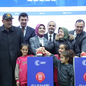 Aile ve Sosyal Hizmetler Bakanımız Göktaş, Afyonkarahisar'da TOKİ kura çekilişinde konuştu: - fotoğraf 7