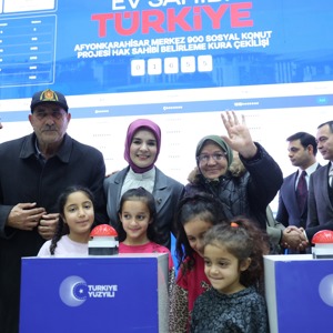 Aile ve Sosyal Hizmetler Bakanımız Göktaş, Afyonkarahisar'da TOKİ kura çekilişinde konuştu: - fotoğraf 2