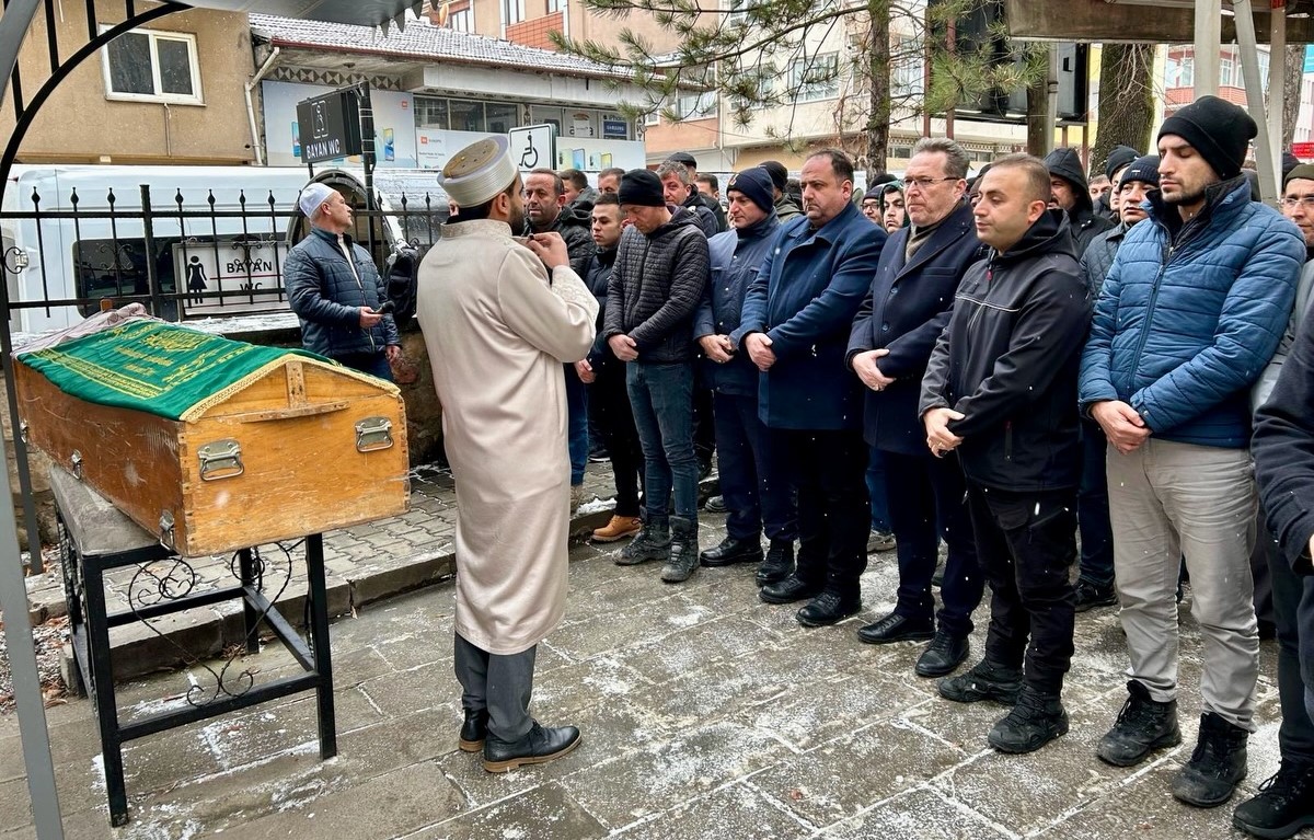Aziz Şehidimiz Yılmaz Arığ’ın Kıymetli Annesi Akile Teyzemizi Ebediyete Uğurladık