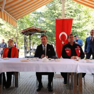 1 Ekim Dünya Yaşlılar Günü münasebetiyle Erzincan 100. Yıl Atatürk Huzurevi Yaşlı Bakım ve Rehabilitasyon Merkezi’ne Ziyaret. - fotoğraf 1